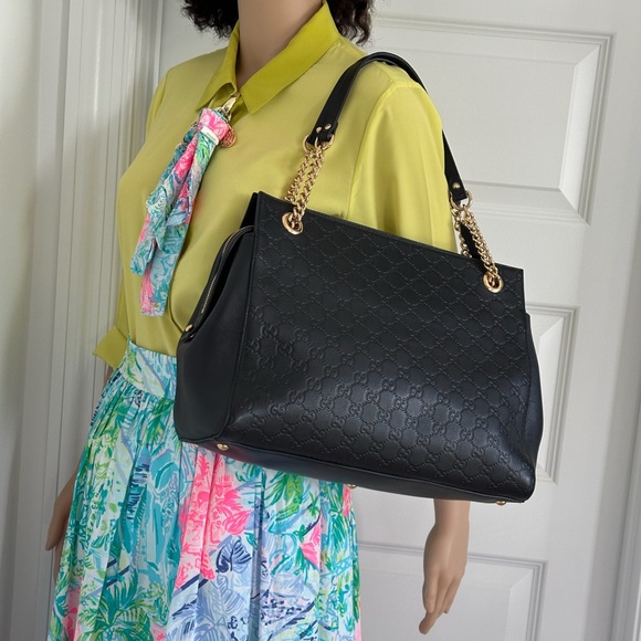 Gucci Black Leather Shoulder Bag - Picture 15 of 17